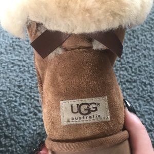 Ugg bow boots